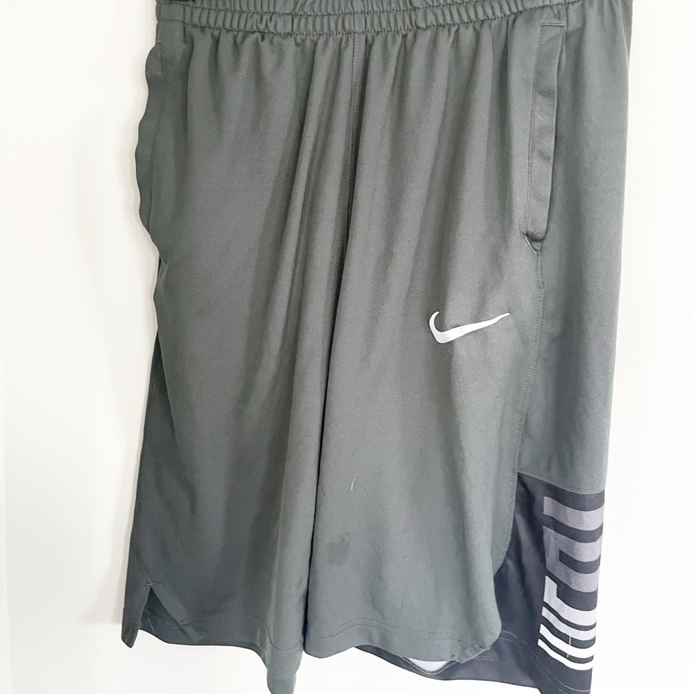 Nike elite shorts youth extra-large gray